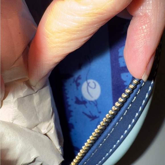 Loungefly Peter Pan mini backpack & wallet set! - Picture 7 of 12